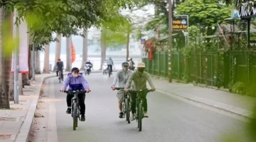 تباين جوي بين أمطار متفرقة في فيتنام الشمالية وارتفاع درجات الحرارة جنوباً